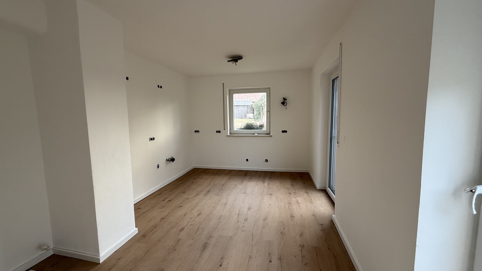 Bodenarbeiten nachher – renovierter Wohnraum